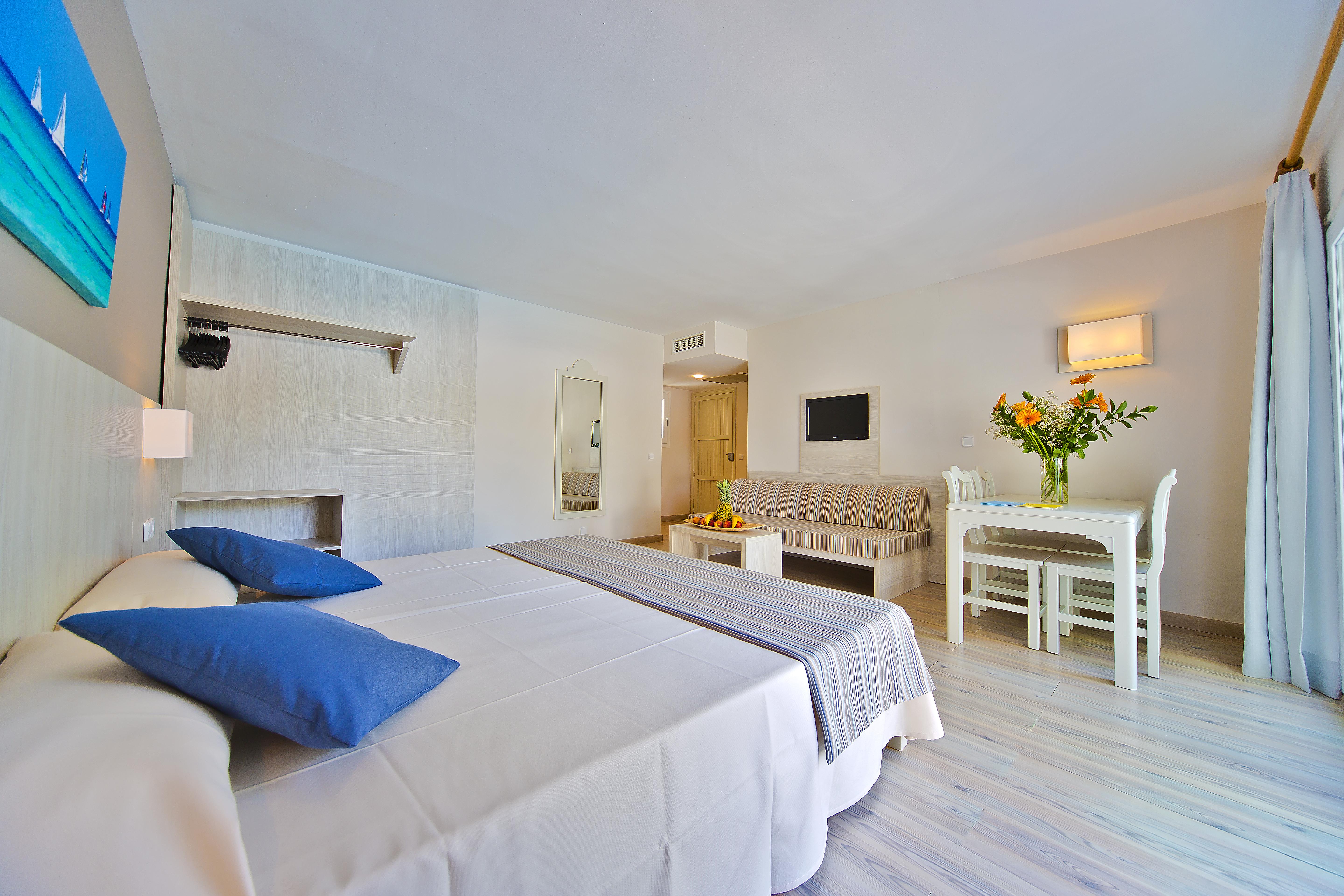 Hotel Club Es Talaial Cala d'Or  Exterior photo